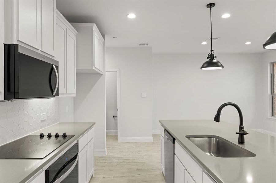 06. 6945 Mustang - Kitchen (3) 06. 6945 Mustang - Kitchen (3)