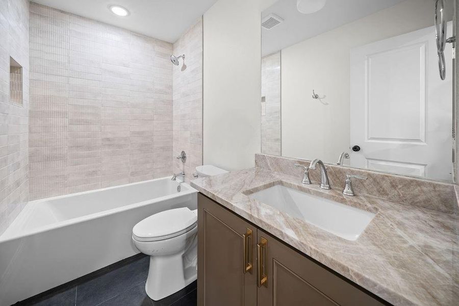 Furnished interior view inside a new home in , Tyler (Image 13).