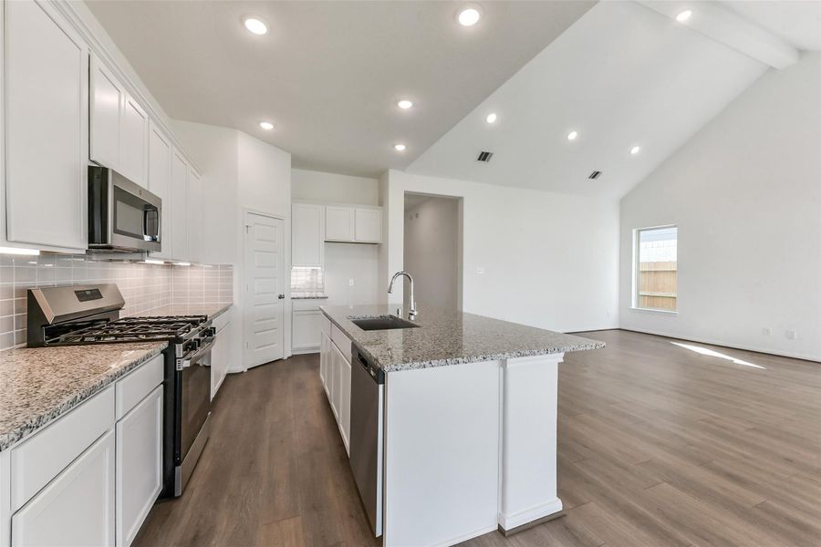 Furnished interior view inside a new home in River Ranch Meadows, Dayton (Image 12).