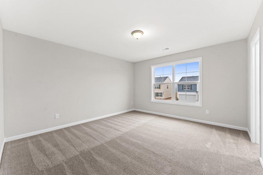 Spacious, unfurnished interior of a new home in Six Oaks, Summerville (Image 42).