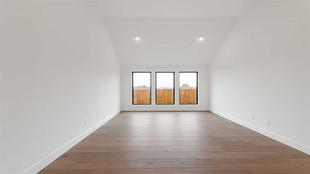 Spacious, unfurnished interior of a new home in Sweetgrass, Haslet (Image 19).