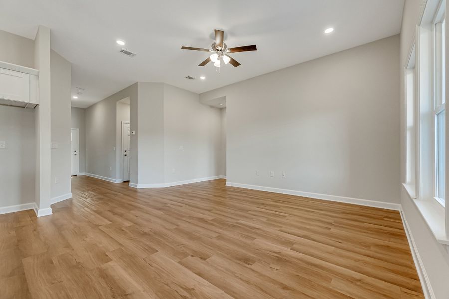 Spacious, unfurnished interior of a new home in Blossom Grove, Crestview (Image 29).
