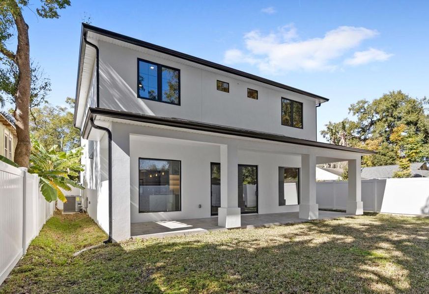 Exterior details and patio area of a home in , Orlando (Image 34).