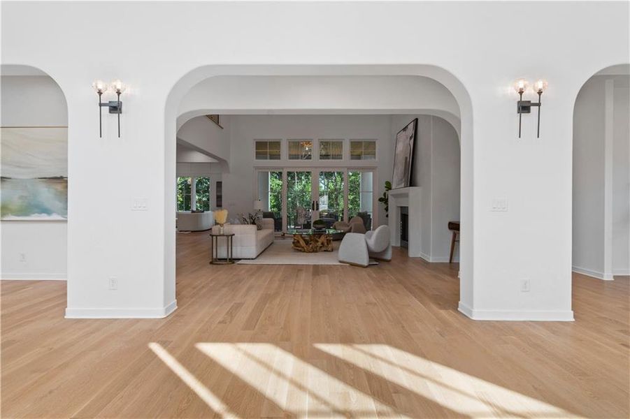 Spacious, unfurnished interior of a new home in , Alpharetta (Image 86).