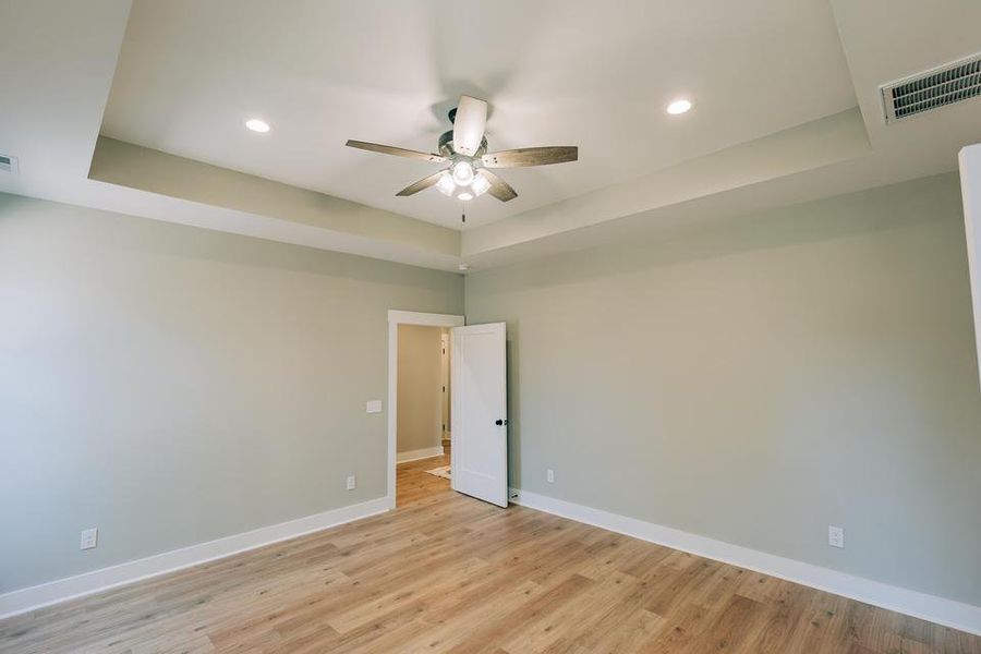 Spacious, unfurnished interior of a new home in , Walterboro (Image 21).