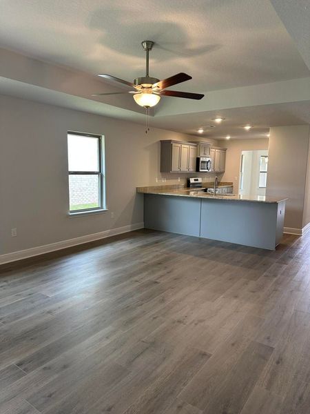 Spacious, unfurnished interior of a new home in Ridgeway Landing, Crestview (Image 9).