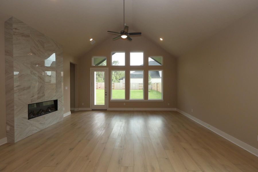 Spacious, unfurnished interior of a new home in Clopton Farms, Montgomery (Image 13).