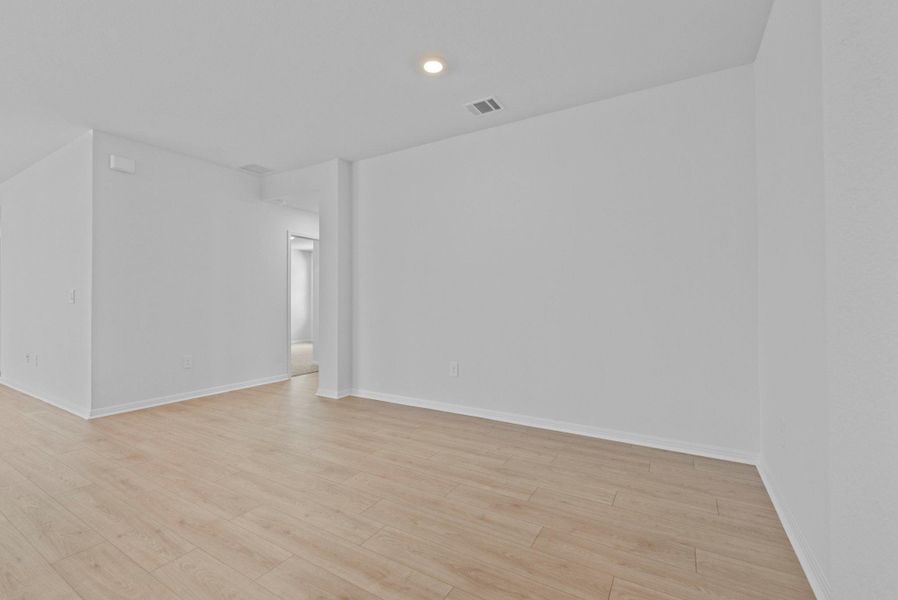 Spacious, unfurnished interior of a new home in Bar W Ranch, Leander (Image 24). Spacious, unfurnished interior of a new home in Bar W Ranch, Leander (Image 24).