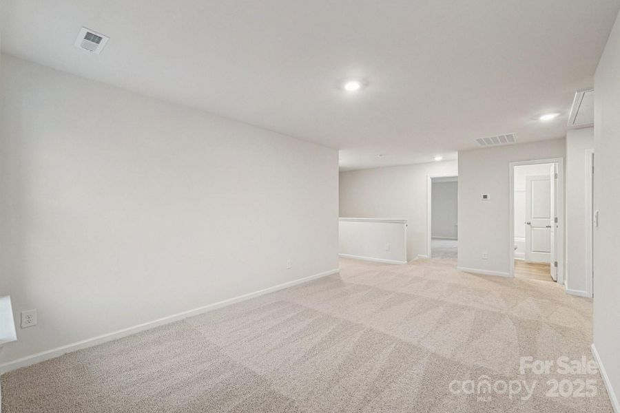 Spacious, unfurnished interior of a new home in Laurelbrook, Sherrills Ford (Image 14).
