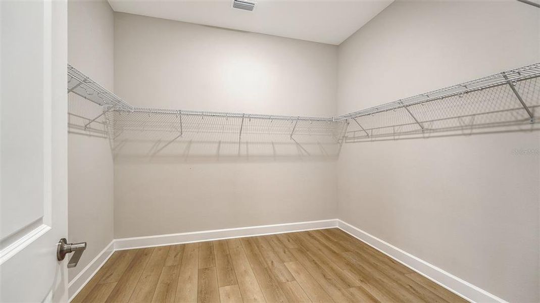 Spacious, unfurnished interior of a new home in Esplanade at Azario Lakewood Ranch, Lakewood Ranch (Image 25).