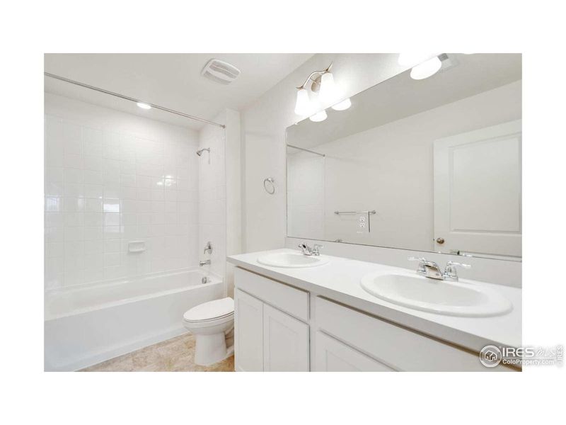 Furnished interior view inside a new home in Prairie Song, Windsor (Image 9).