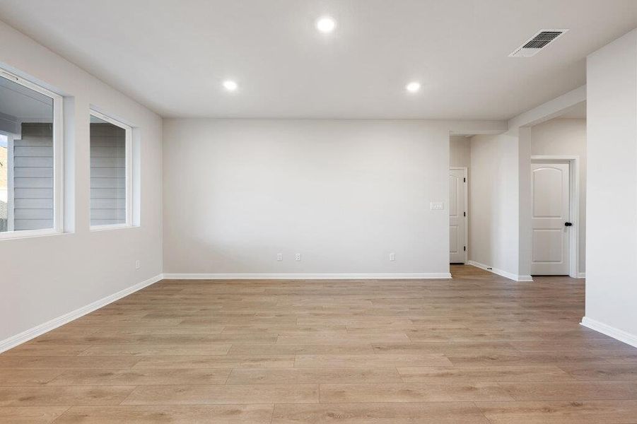 Spacious, unfurnished interior of a new home in Berry Creek Highlands, Georgetown (Image 23). Spacious, unfurnished interior of a new home in Berry Creek Highlands, Georgetown (Image 23).