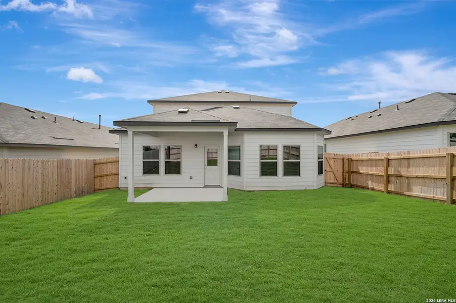 Exterior details and patio area of a home in Mesquite Ridge, San Antonio (Image 23).