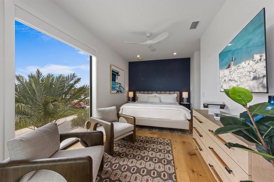 Furnished interior view inside a new home in , Holmes Beach (Image 35).