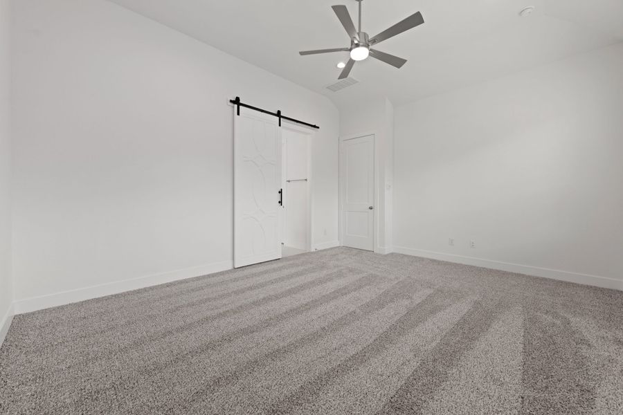 Spacious, unfurnished interior of a new home in Westland Ranch, League City (Image 20).
