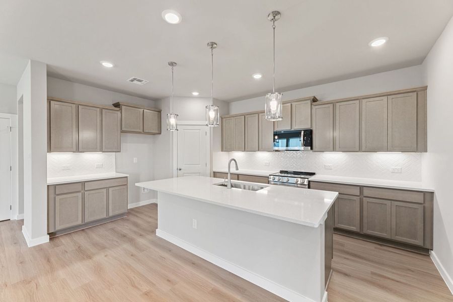 Furnished interior view inside a new home in Highland Ridge, New Braunfels (Image 5).