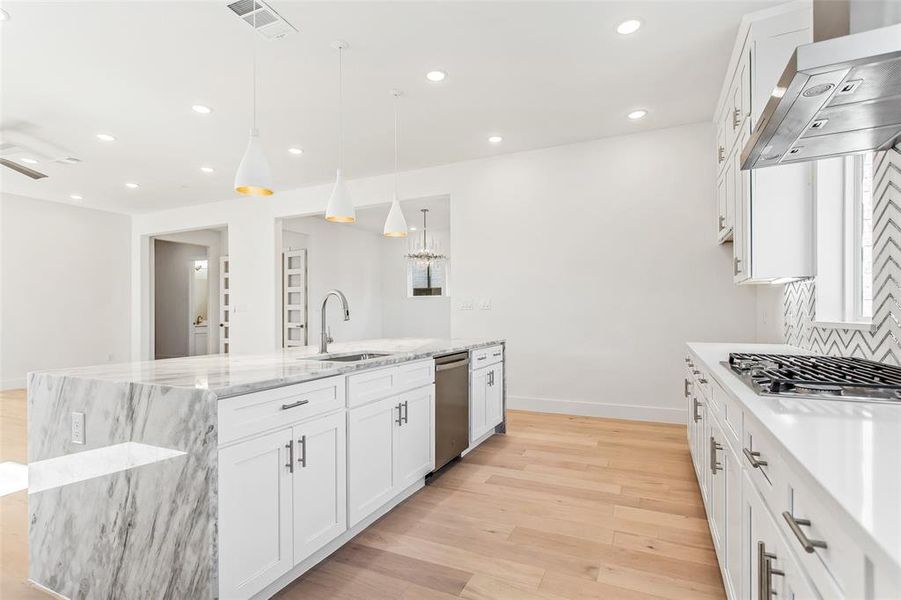 Furnished interior view inside a new home in , Richardson (Image 11).