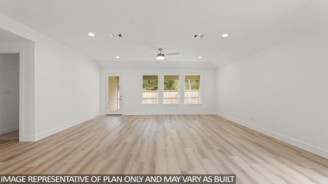 Spacious, unfurnished interior of a new home in Hills of Westlake, Conroe (Image 9).