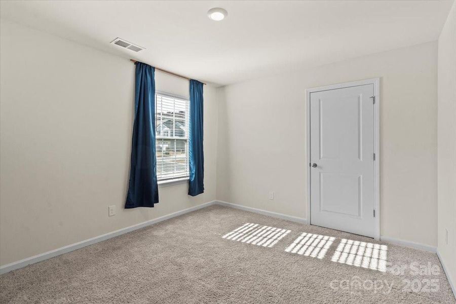 Spacious, unfurnished interior of a new home in , York (Image 14).