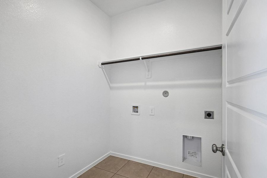 Spacious, unfurnished interior of a new home in Riviera Pines - Premier Series, Huffman (Image 16).