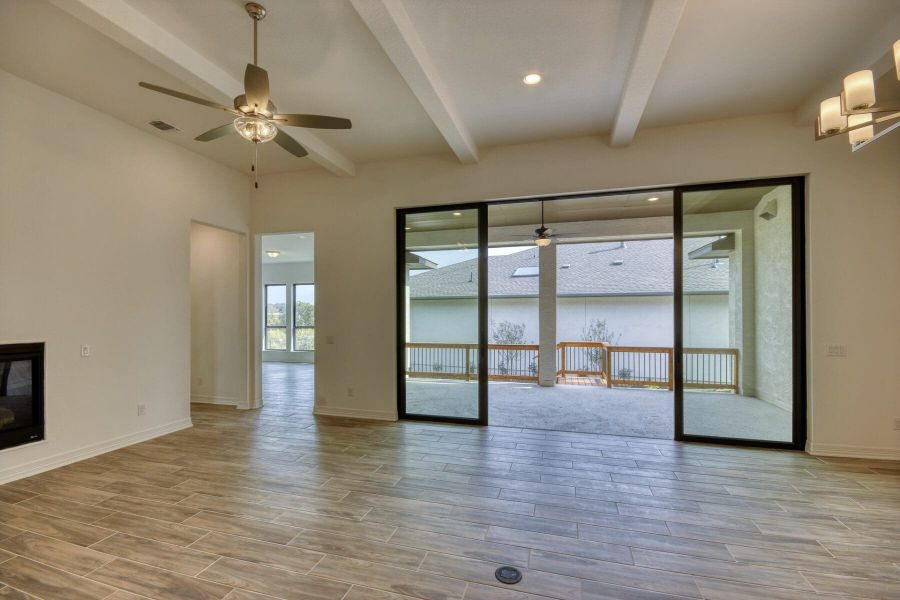 Spacious, unfurnished interior of a new home in El Sonido at Campanas, San Antonio (Image 19).