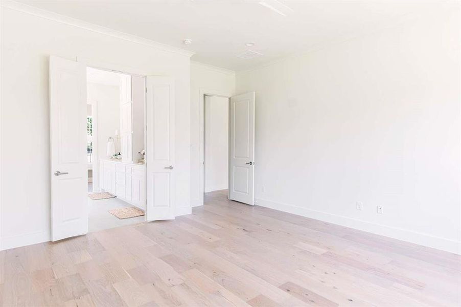 Spacious, unfurnished interior of a new home in , Weatherford (Image 14).