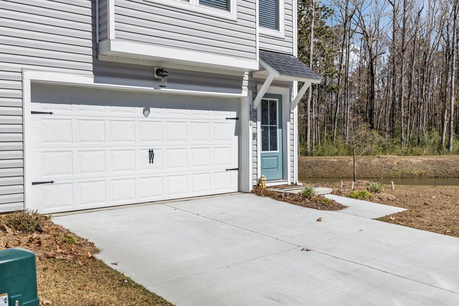 Exterior details and patio area of a home in , Hanahan (Image 3).