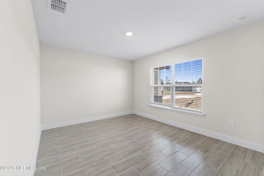 Spacious, unfurnished interior of a new home in , Ocala (Image 23).