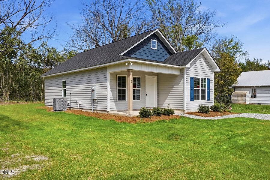 1107 N John St-2 1107 N John St-2