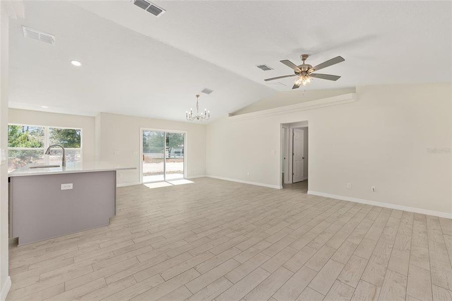 Spacious, unfurnished interior of a new home in , Ocala (Image 37).