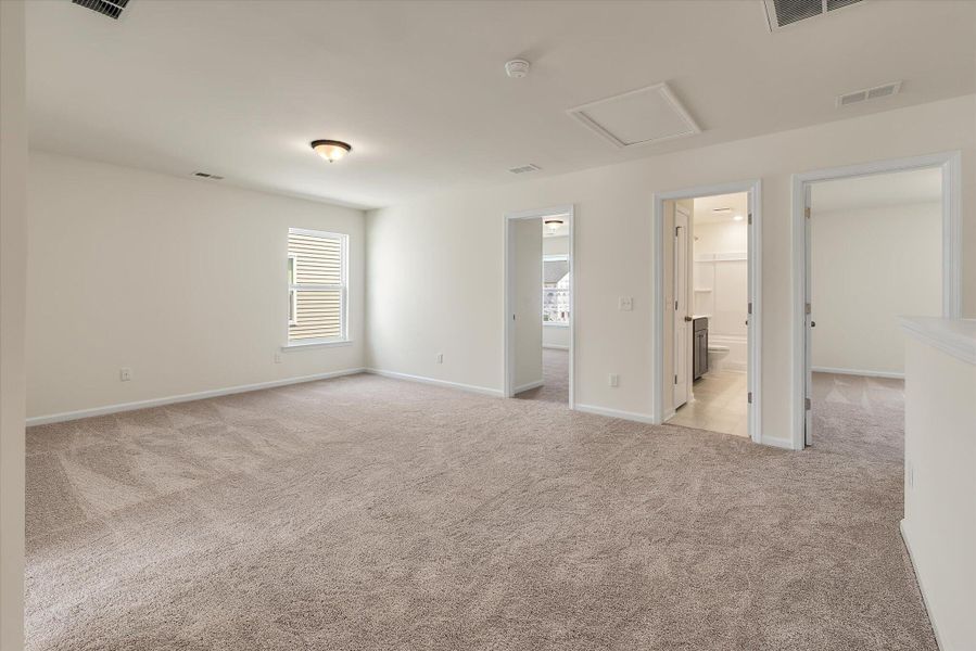 Spacious, unfurnished interior of a new home in Oakley Pointe, Moncks Corner (Image 23).