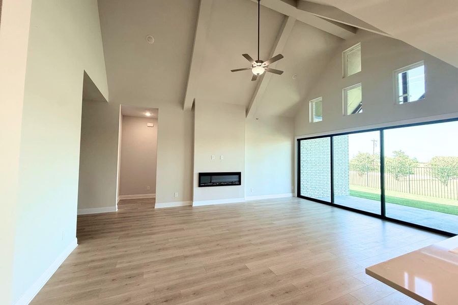 Spacious, unfurnished interior of a new home in Polo Ridge, Mesquite (Image 11).