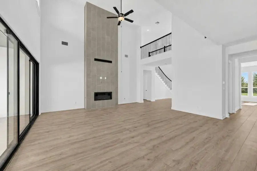 Spacious, unfurnished interior of a new home in Travisso, Leander (Image 11). Spacious, unfurnished interior of a new home in Travisso, Leander (Image 11).