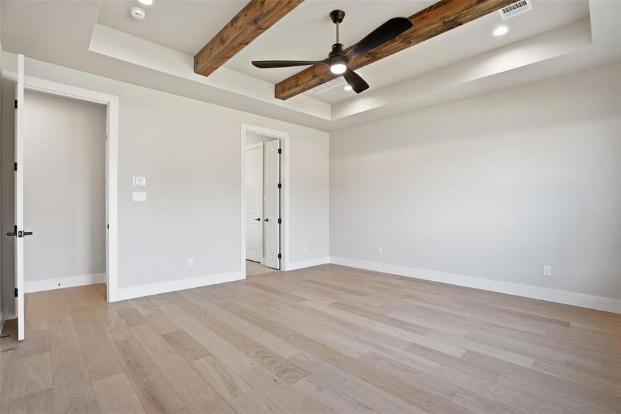 Spacious, unfurnished interior of a new home in Aledo Heights - Aledo ISD, Annetta South (Image 18).