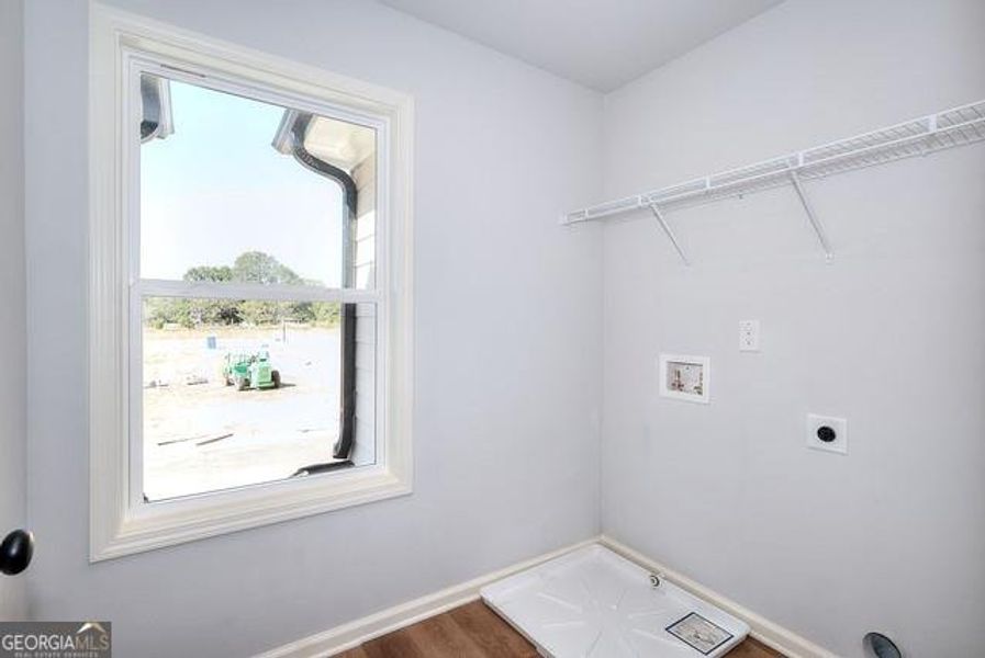 Spacious, unfurnished interior of a new home in , Hartwell (Image 15).