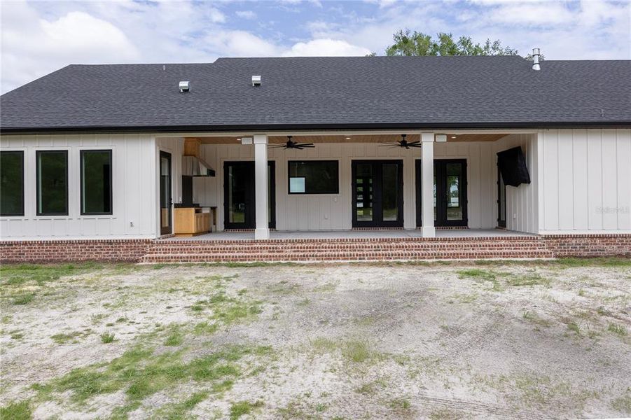 Exterior details and patio area of a home in , Newberry (Image 3).