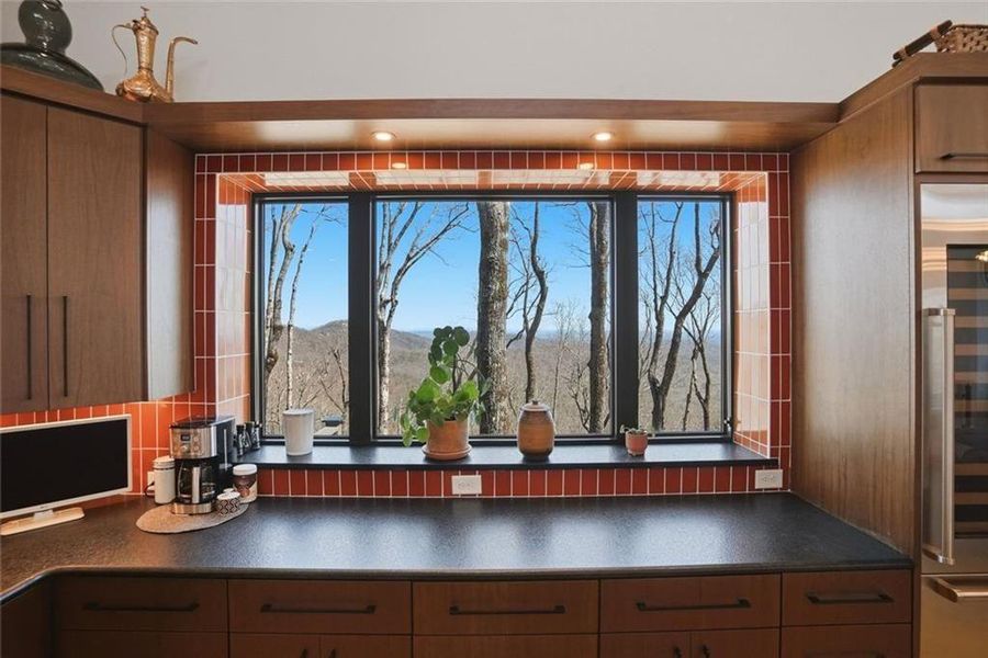 Furnished interior view inside a new home in , Jasper (Image 17).