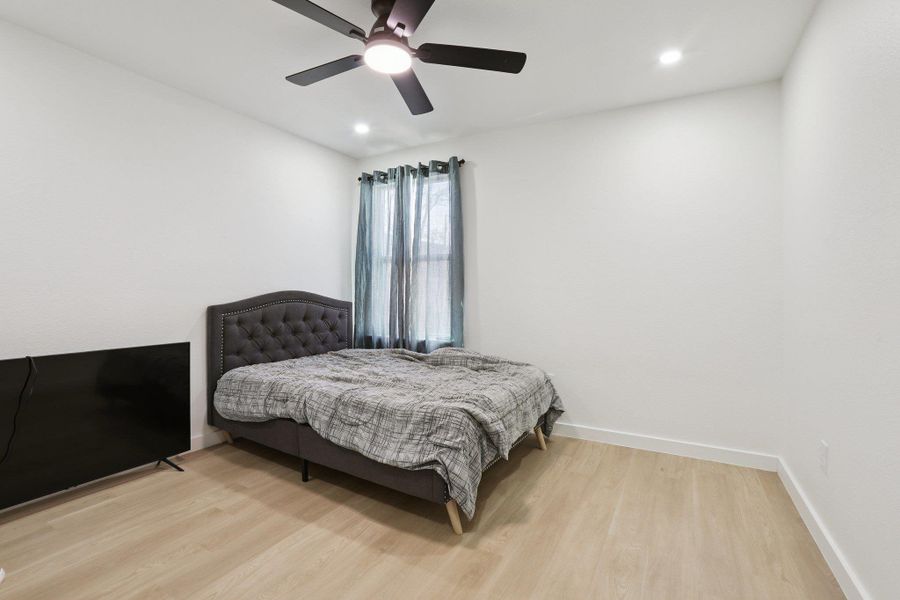 Furnished interior view inside a new home in , Dale (Image 28).