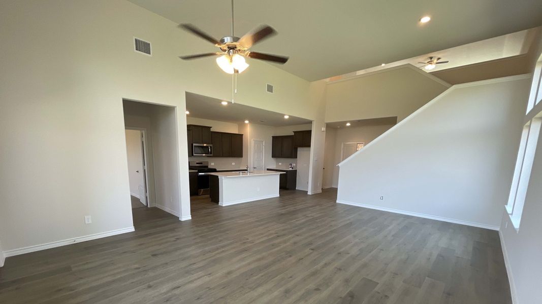 Spacious, unfurnished interior of a new home in Elevon, Lavon (Image 7).