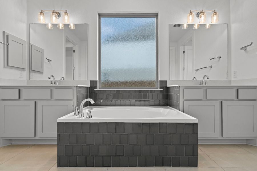 3,237sf New Home in Liberty Hill, TX.  - Slide 24