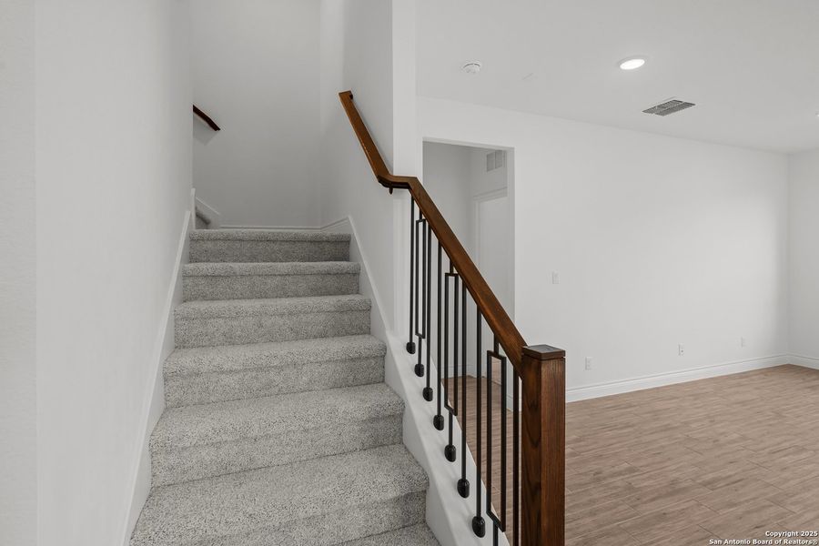 Spacious, unfurnished interior of a new home in Legacy at Lake Dunlap, New Braunfels (Image 24).