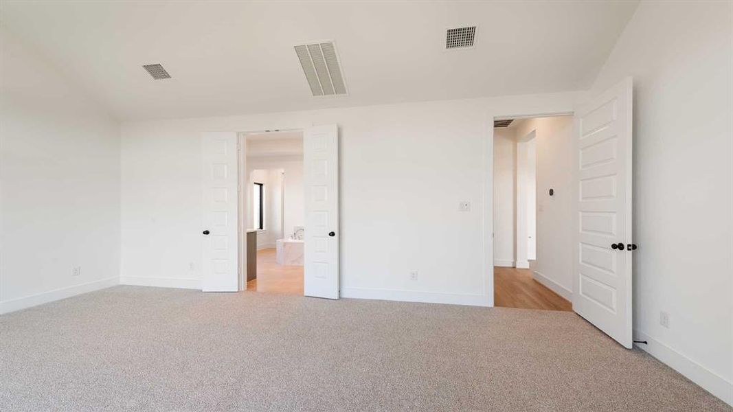 Spacious, unfurnished interior of a new home in Talon Hills 60'/70', Fort Worth (Image 20).