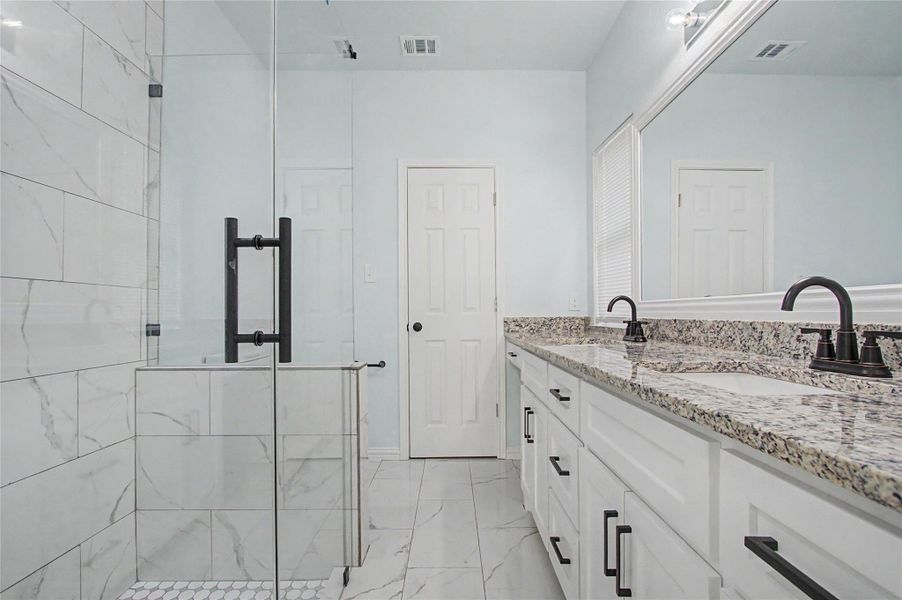 Furnished interior view inside a new home in , Navasota (Image 8).