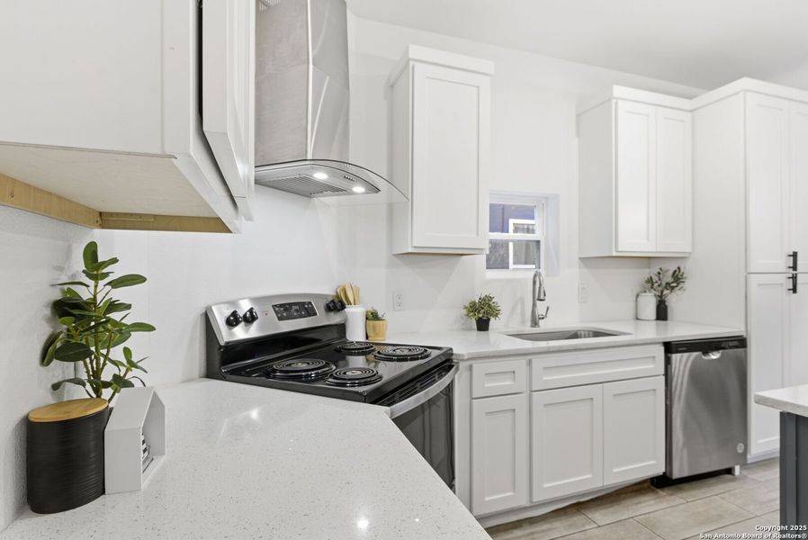 Furnished interior view inside a new home in , San Antonio (Image 10).