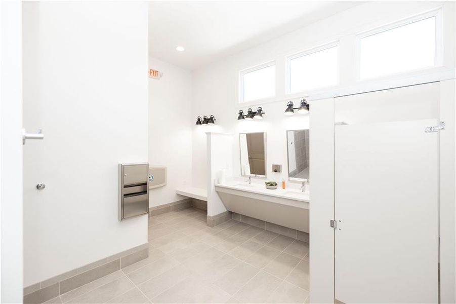 Furnished interior view inside a new home in Aberdeen, Hoschton (Image 30).