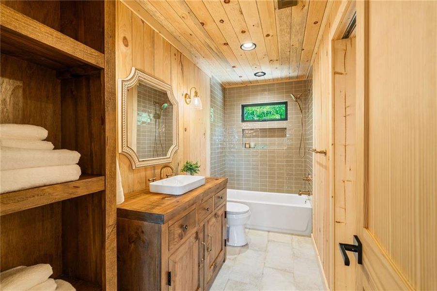 Furnished interior view inside a new home in , Ellijay (Image 11).