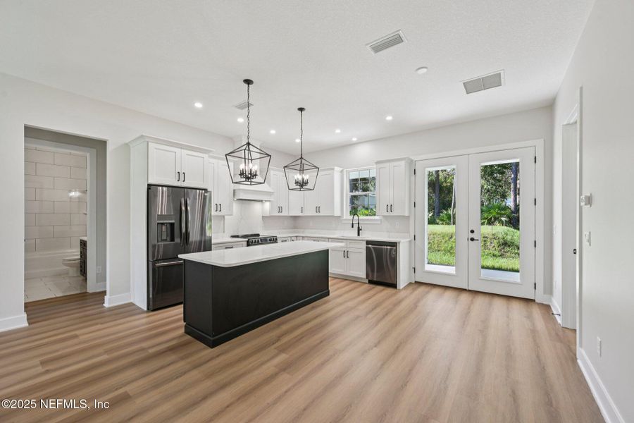 Furnished interior view inside a new home in , Palatka (Image 4).