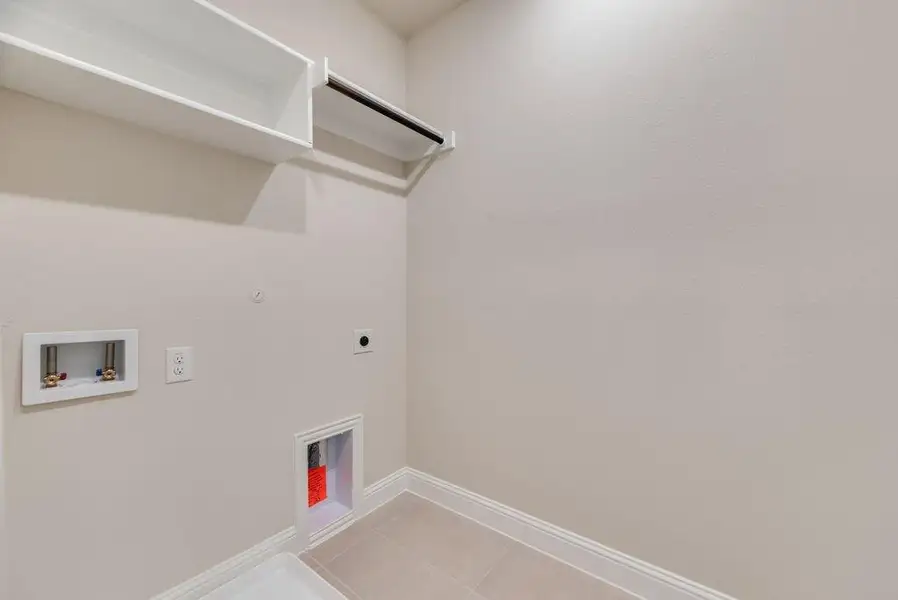Spacious, unfurnished interior of a new home in Bayside, Rowlett (Image 34). Spacious, unfurnished interior of a new home in Bayside, Rowlett (Image 34).