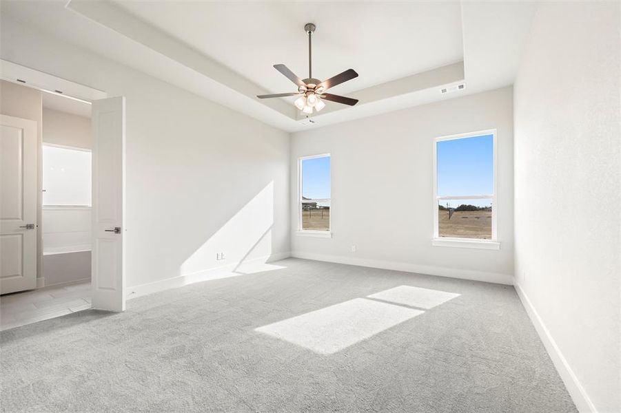 Spacious, unfurnished interior of a new home in Eagle Ridge Estates, Weatherford (Image 17).