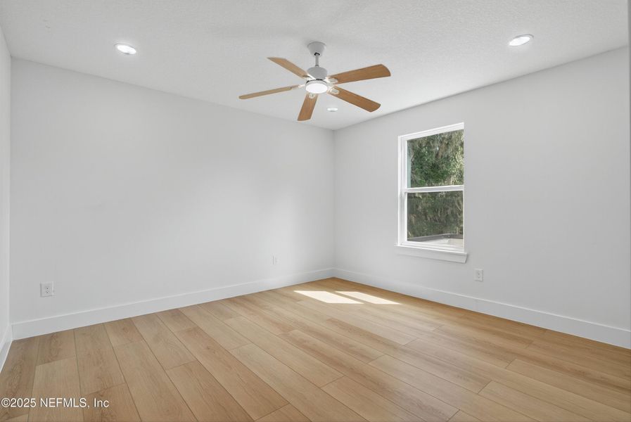 Spacious, unfurnished interior of a new home in , Jacksonville (Image 24).